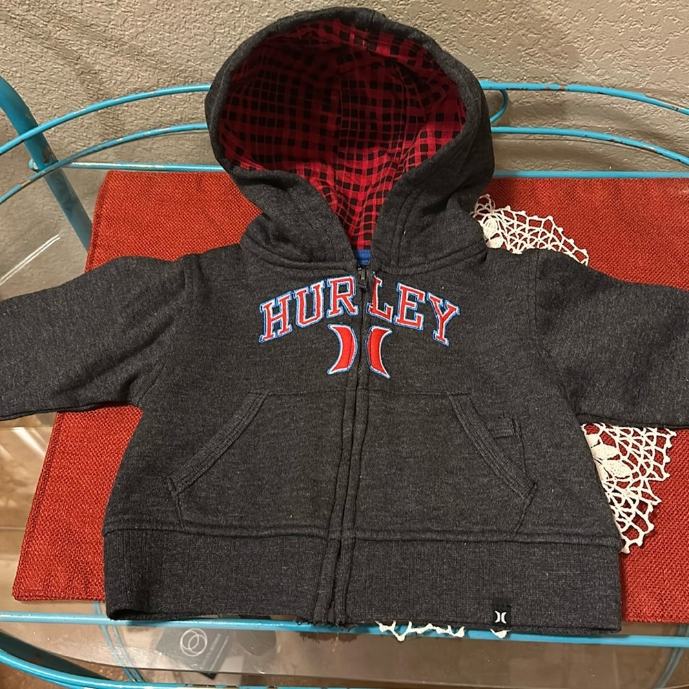 EUC Hurley zip up jacket with hood and pockets. Size 12m